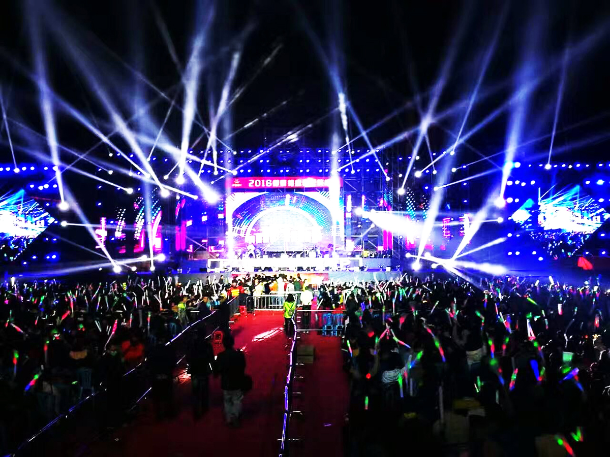 廣州演出公司提供的2016御景珺庭群星演唱會演出案例5